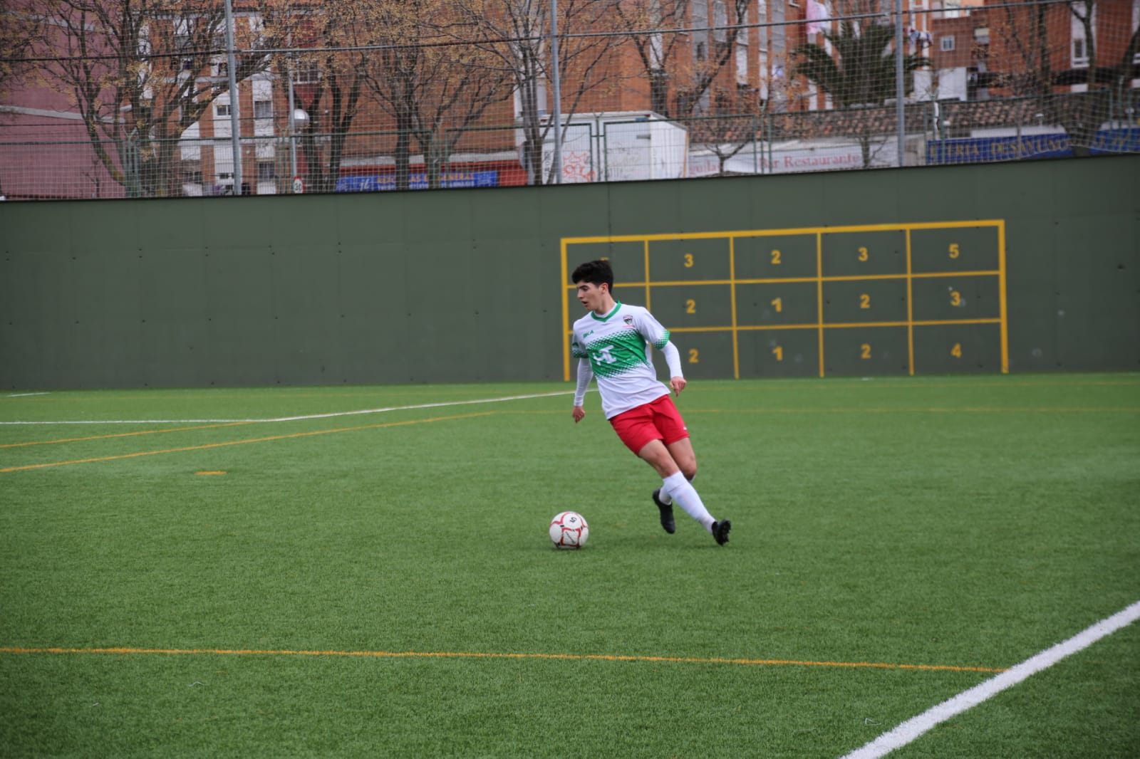 Villa, jugador del Juvenil ‘B’: «La confianza en los compañeros siempre es un punto positivo a la hora de competir»